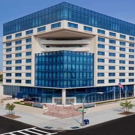 Vista Lic Hotel, Premier Collection By Best Western New York City Exterior photo