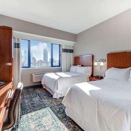 Vista Lic Hotel, Premier Collection By Best Western New York City Exterior photo