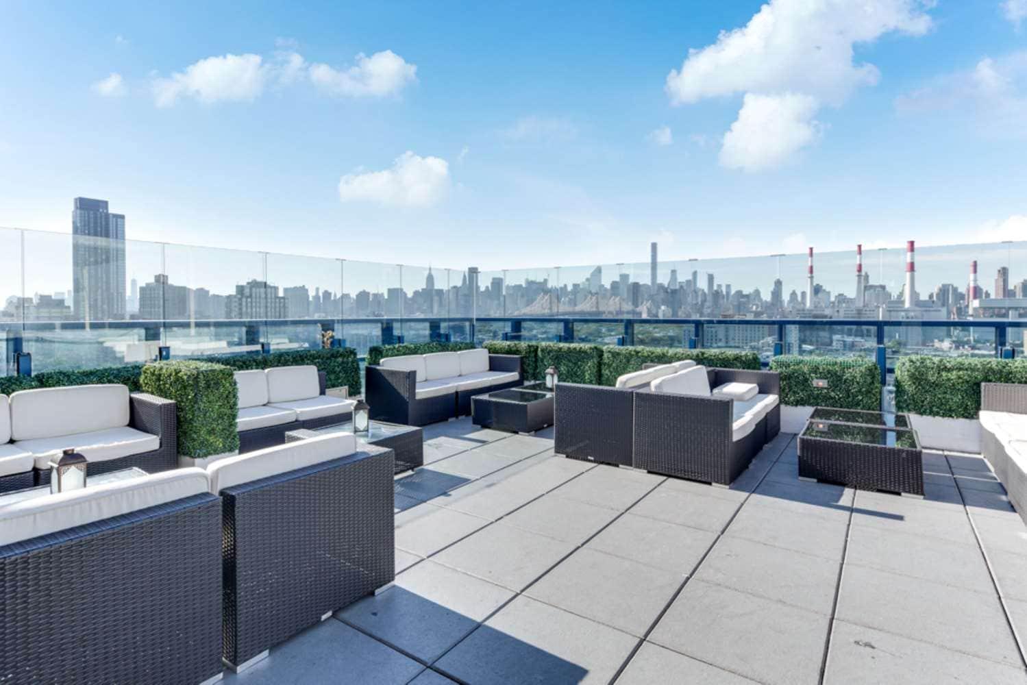 Vista Lic Hotel, Premier Collection By Best Western New York City Exterior photo