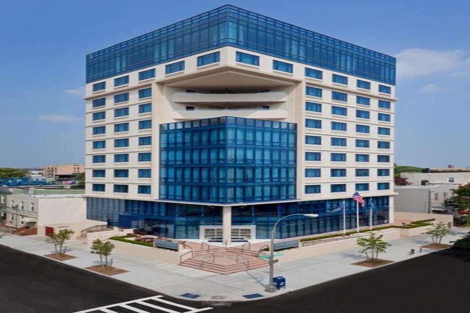 Vista Lic Hotel, Premier Collection By Best Western New York City Exterior photo