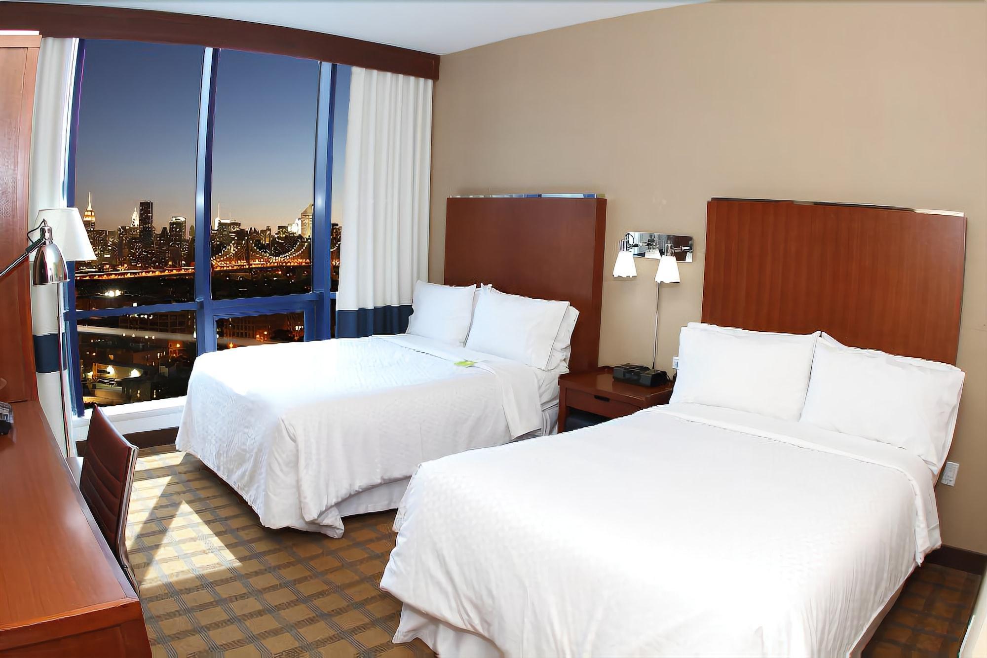 Vista Lic Hotel, Premier Collection By Best Western New York City Exterior photo