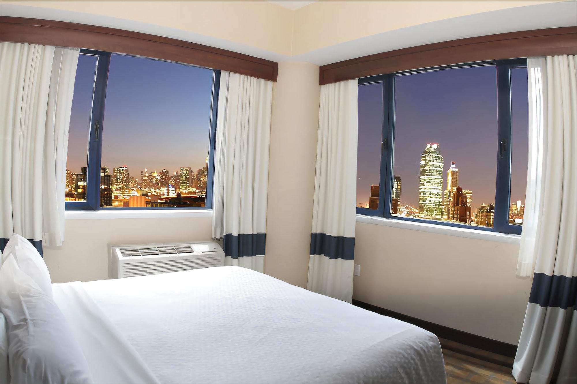 Vista Lic Hotel, Premier Collection By Best Western New York City Exterior photo