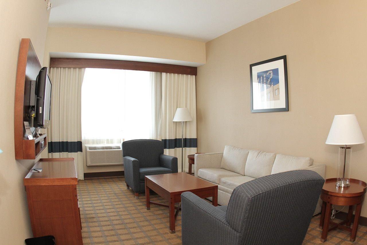 Vista Lic Hotel, Premier Collection By Best Western New York City Exterior photo
