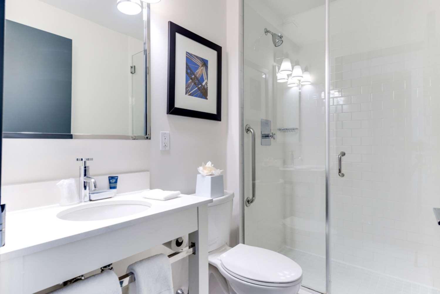 Vista Lic Hotel, Premier Collection By Best Western New York City Exterior photo