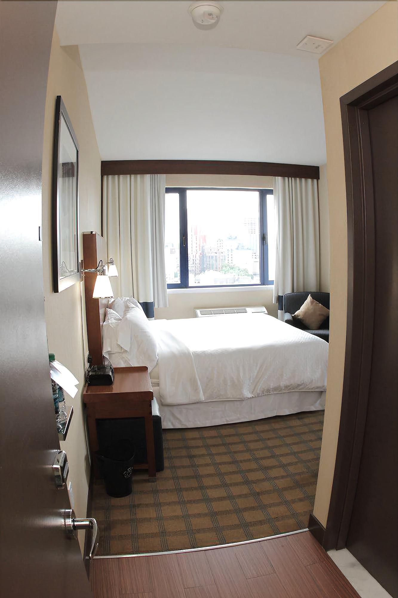 Vista Lic Hotel, Premier Collection By Best Western New York City Exterior photo