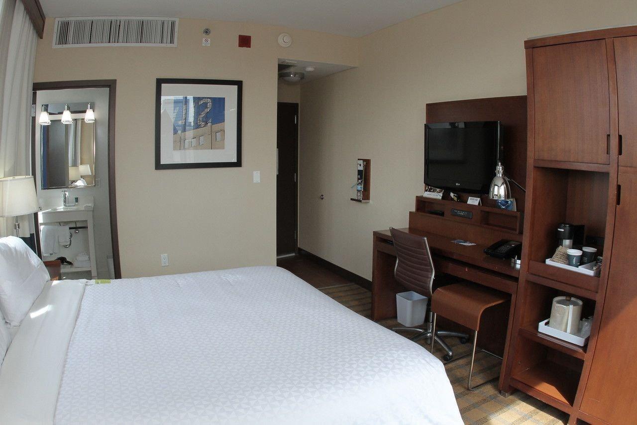Vista Lic Hotel, Premier Collection By Best Western New York City Exterior photo