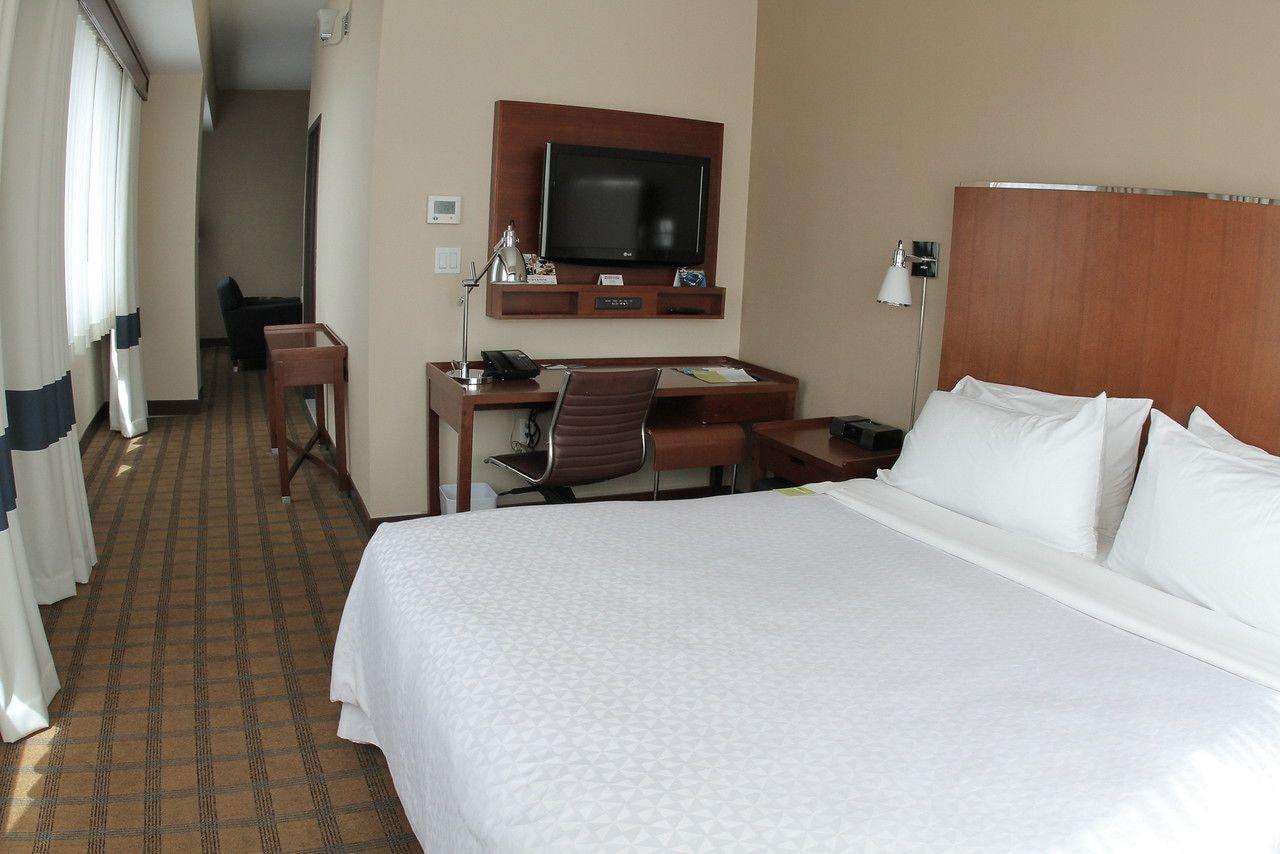 Vista Lic Hotel, Premier Collection By Best Western New York City Exterior photo